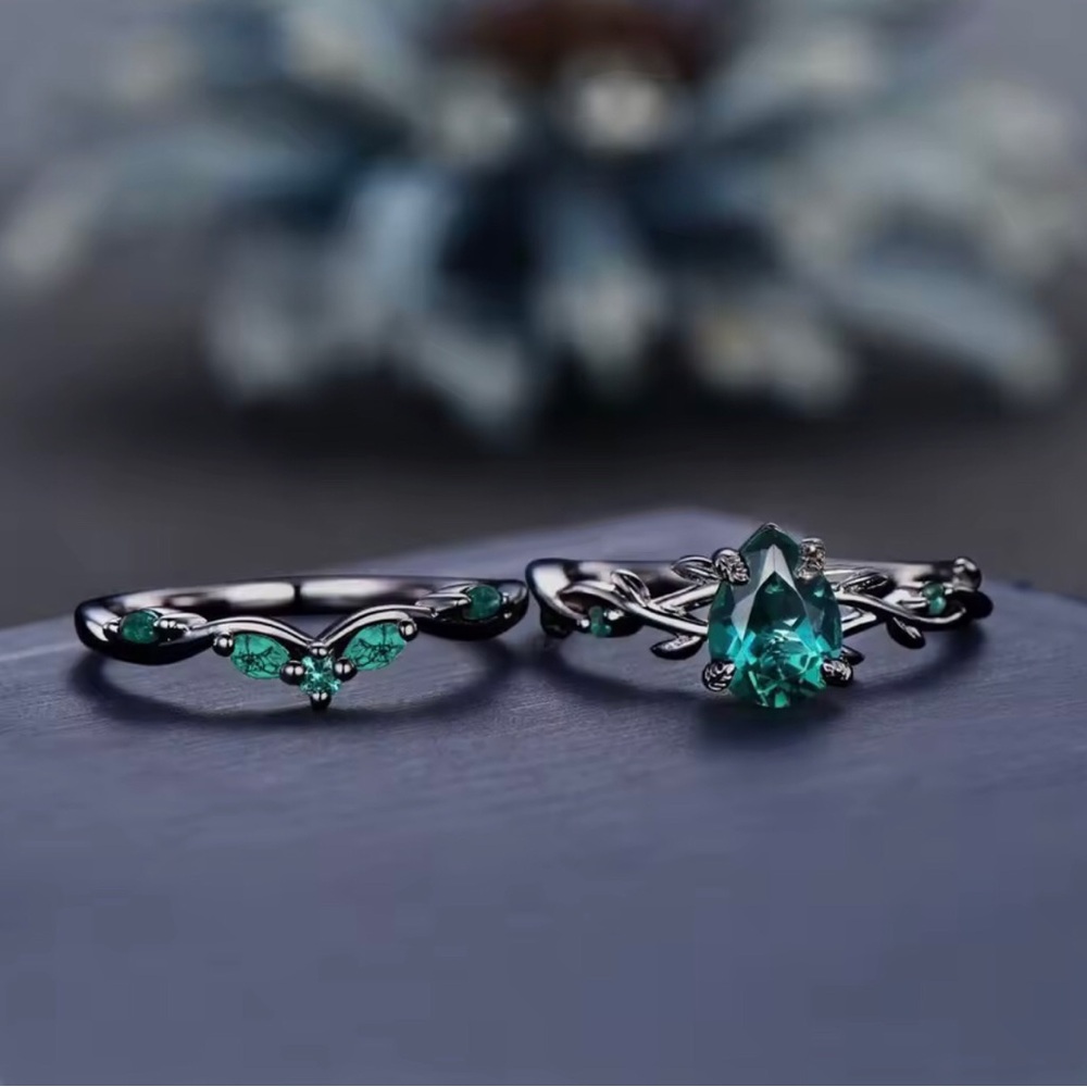 Teal Crystal Leaf Statement Ring Set - Picture 2 of 3